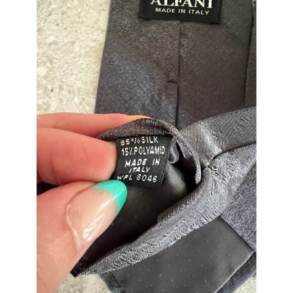 Alfani Men's Neck Tie Silk Blend Made in Italy Shimmering Gray JL - Picture 4 of 8